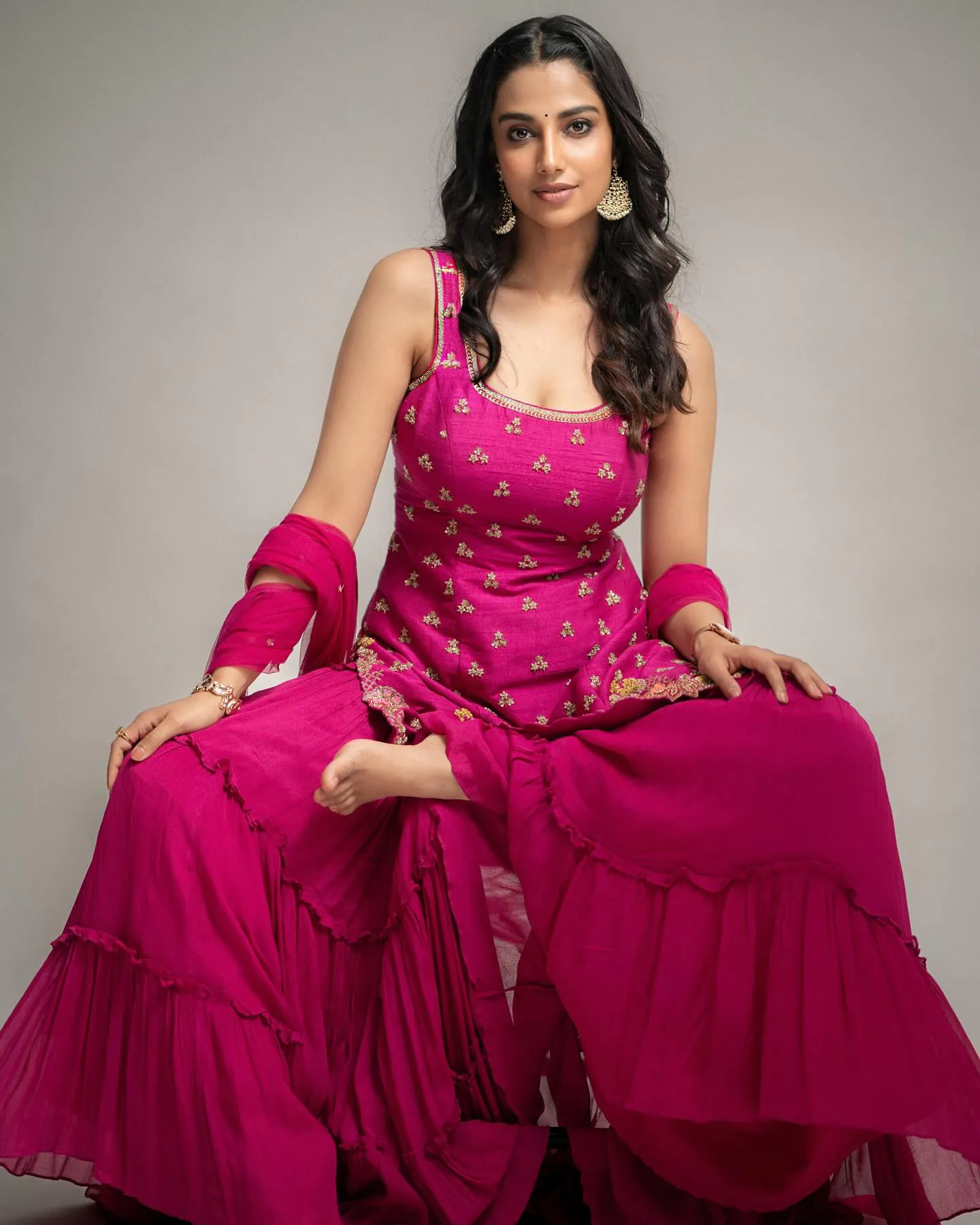 Meenaakshi Chaudhary - meenaakshi-chaudhary-hot-53.webp